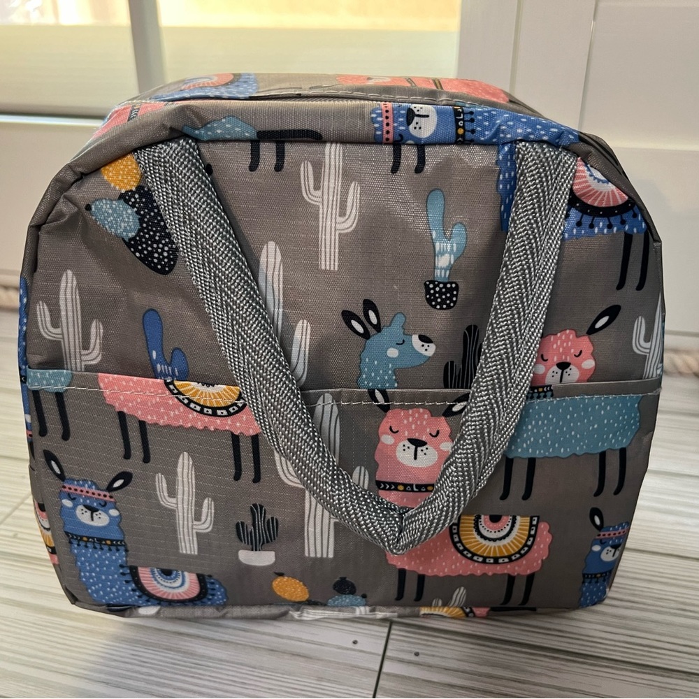 NIP Thermal Lunch Tote with Adorable Alpacas and Cactus